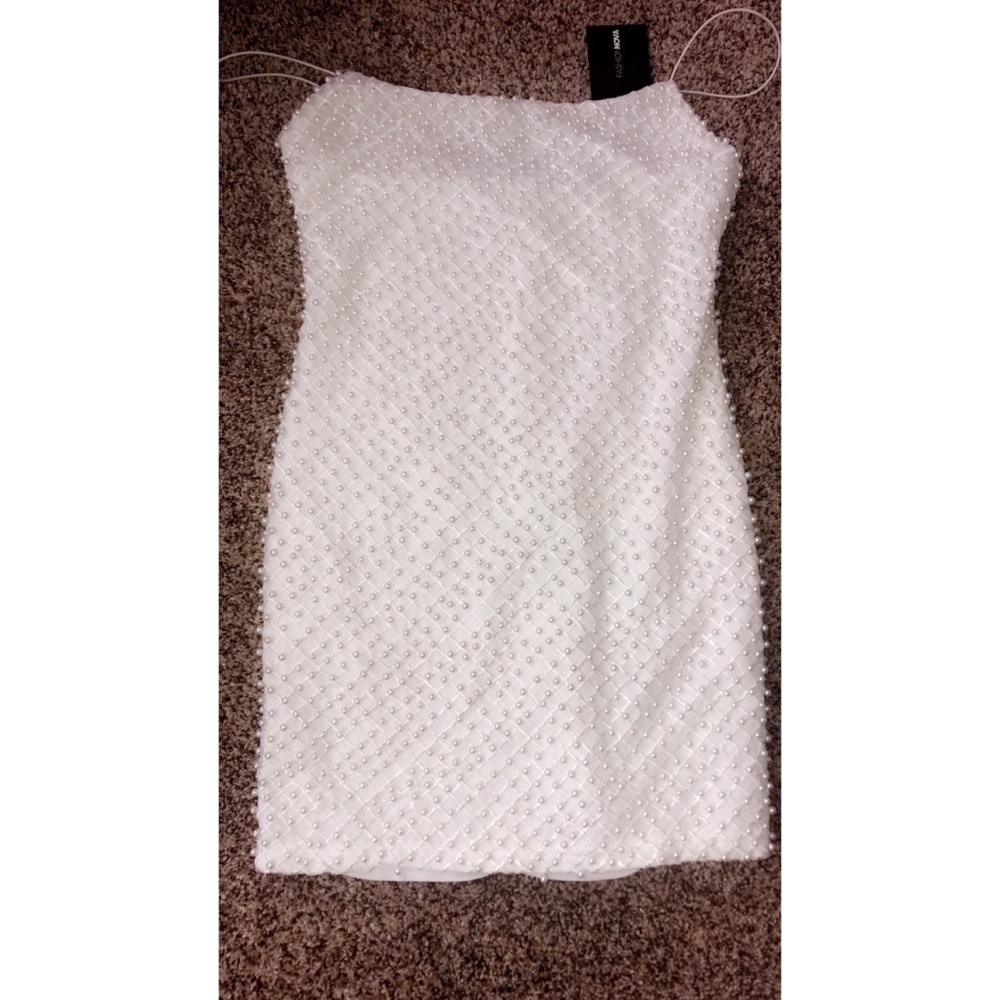 Fashion nova pearl dress tags still on